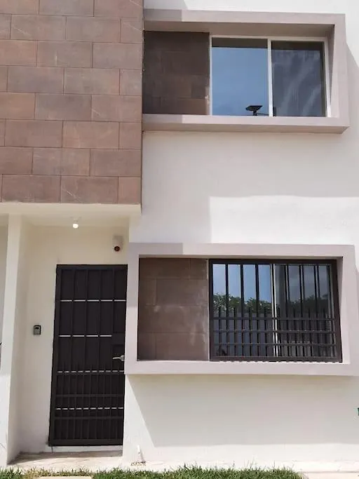 Casa Triplexa: Spacious 3-Bedroom Villa with Pool Playa del Carmen Holiday home