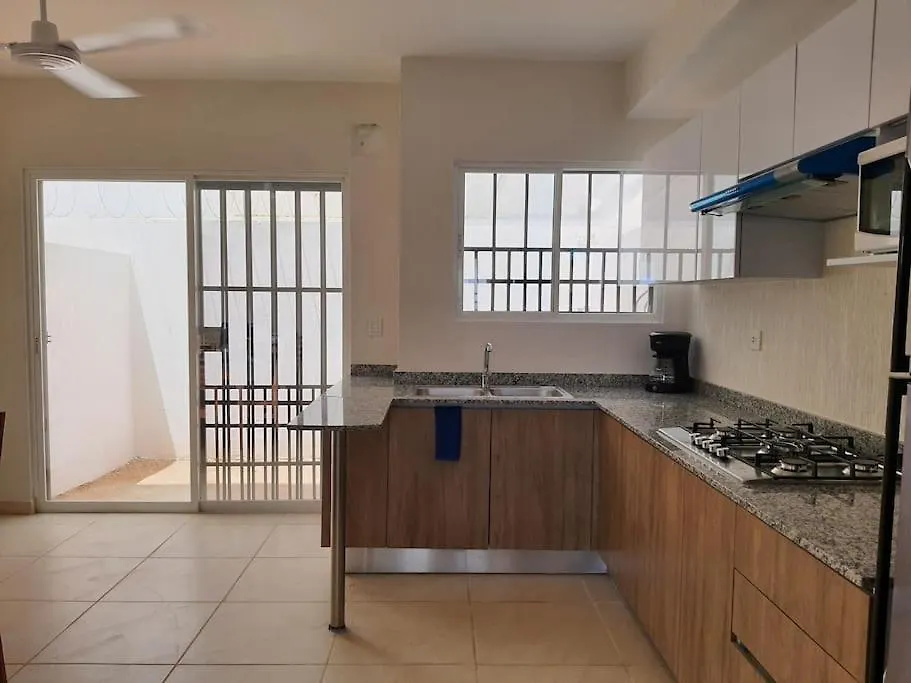Casa Triplexa: Spacious 3-Bedroom Villa with Pool Playa del Carmen Holiday home